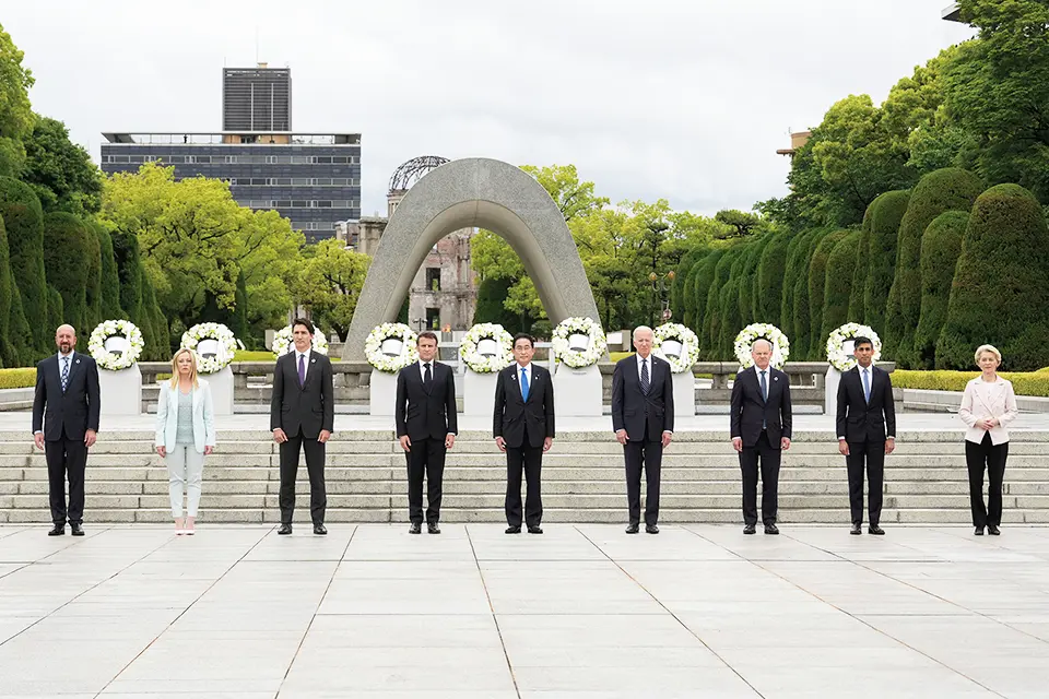G7サミット首脳陣集合写真