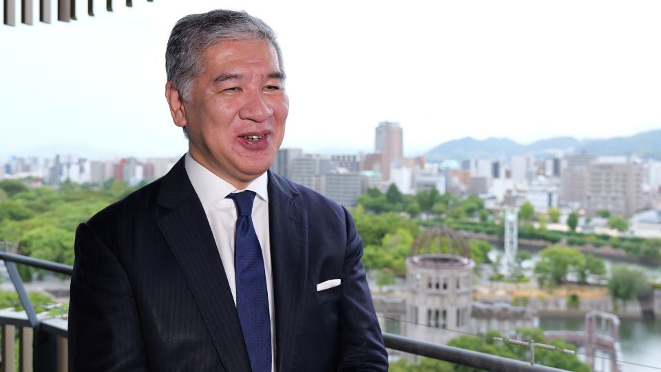 秋山信将氏