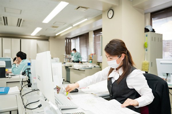 株式会社共立＿社内お写真①