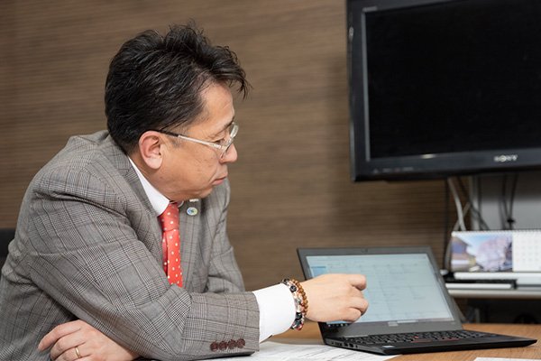 株式会社サンゲツ中国四国支社＿飯田芳浩氏お写真②