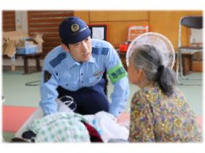 男性警察官