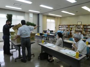 出荷査定会の様子１