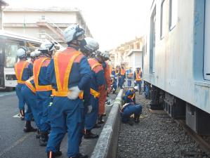 列車事故救助訓練の写真