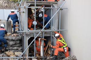 狭隘空間救助の写真