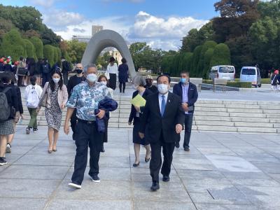 サイキ下院議長平和公園視察