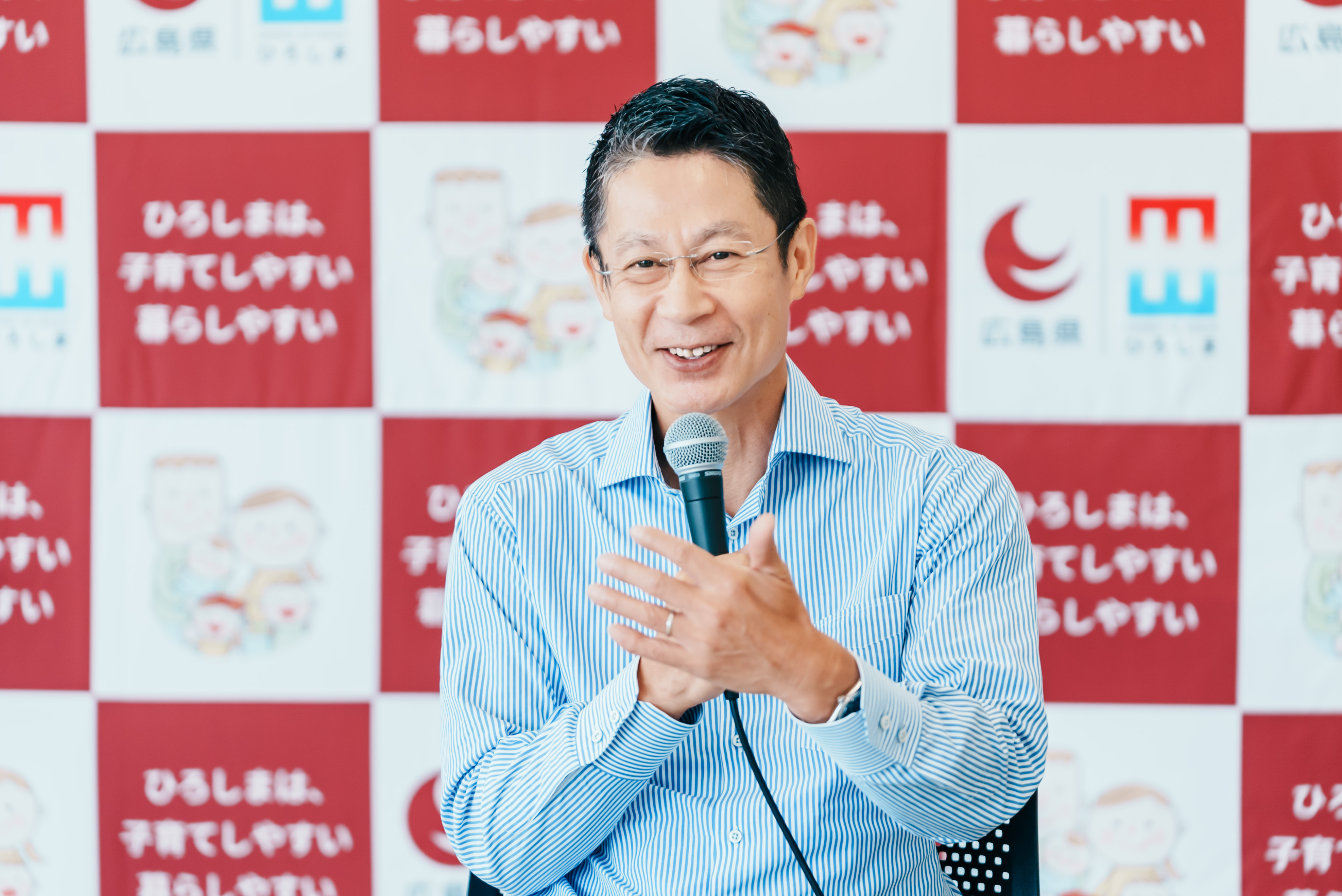 知事写真