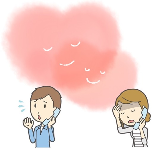 電話をかけている人