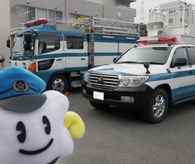 メイプル君と機動隊車両