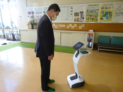 遠隔操作ロボットTEMI