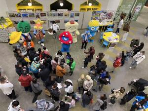 万博クイズの様子