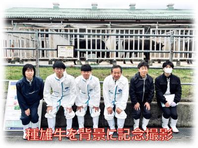 県議会議員と広島大学の学生と研究員の集合写真