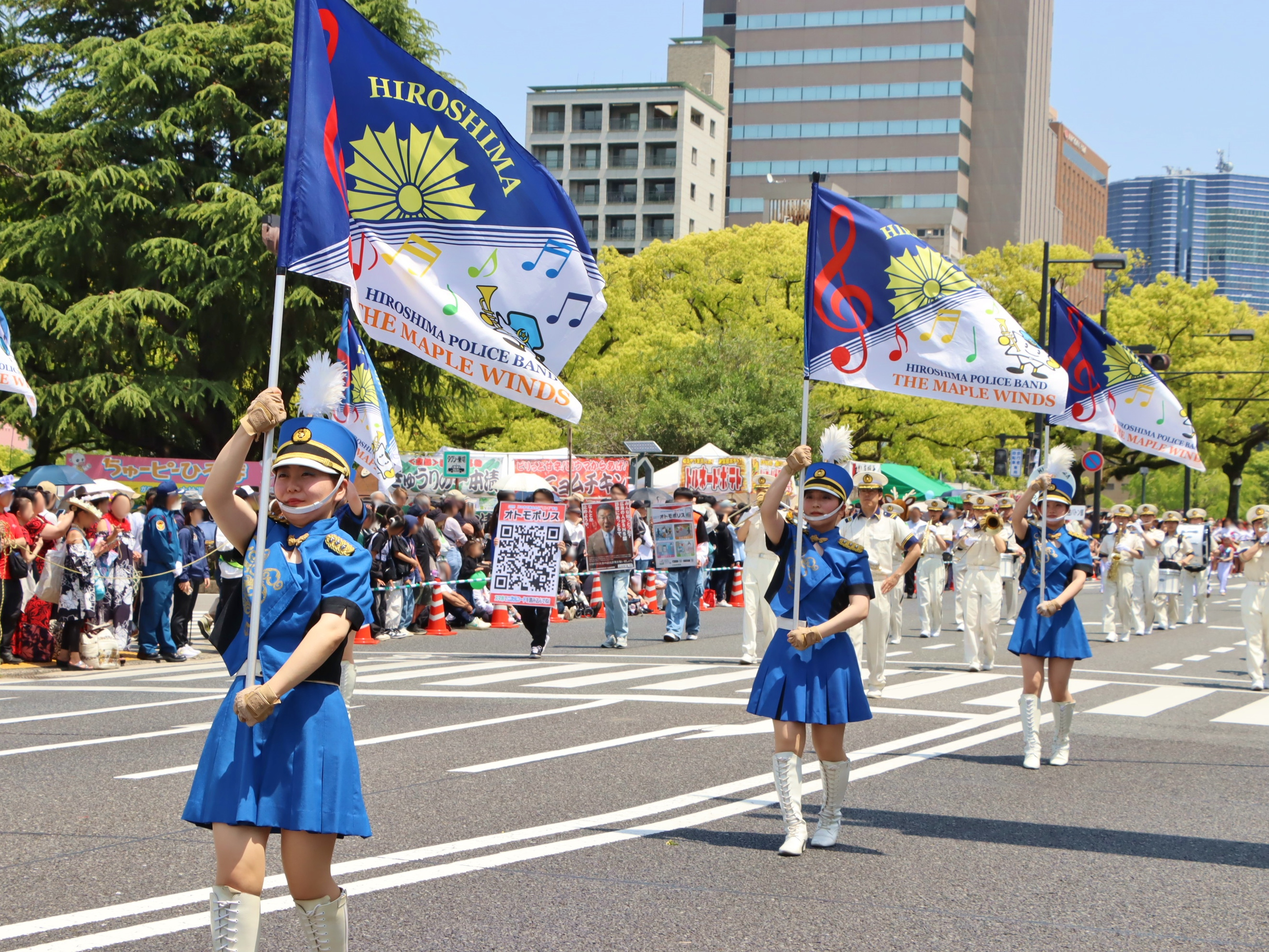 パレード中のカラーガード