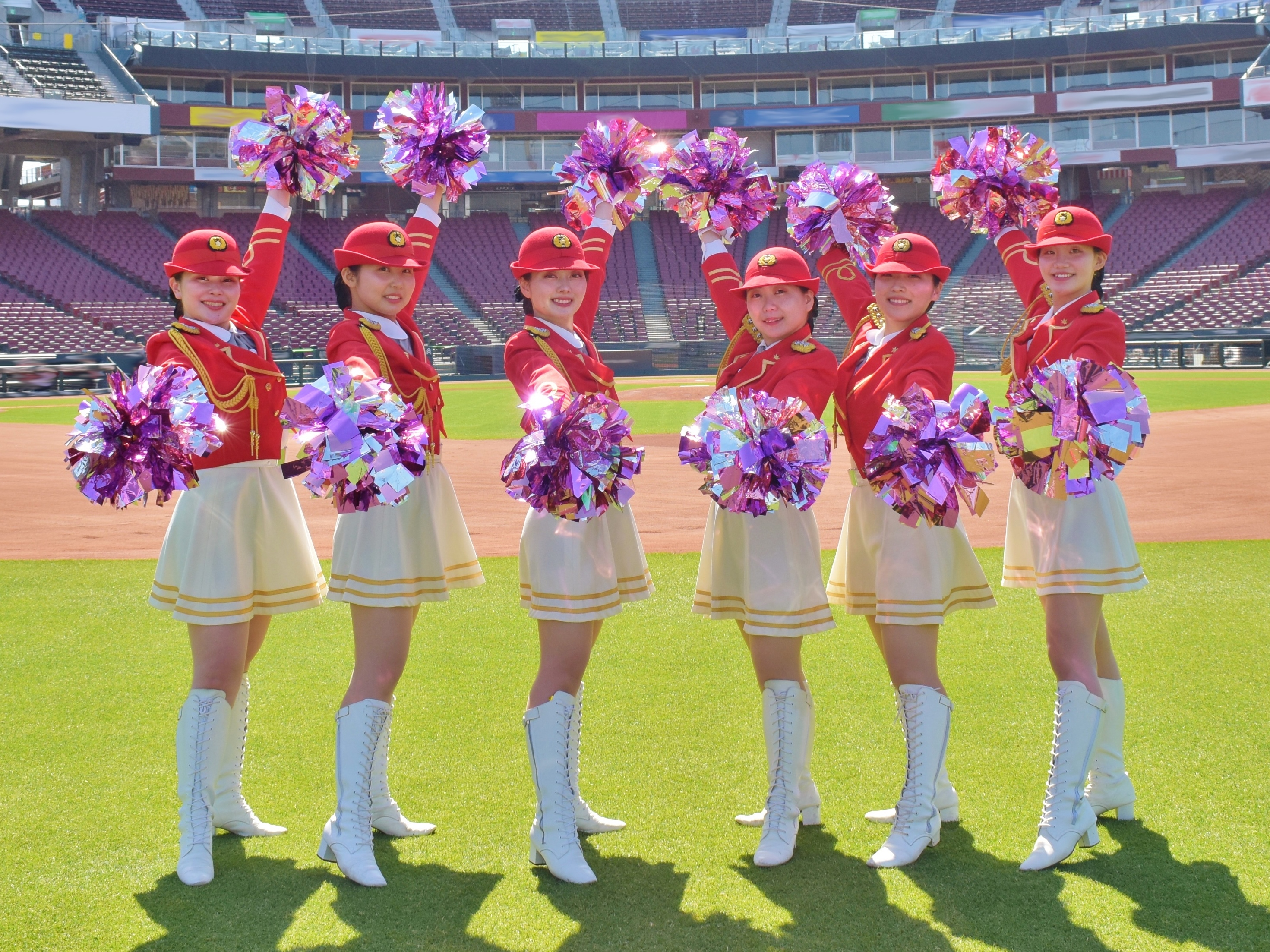 ポンポンを持ったカラーガード