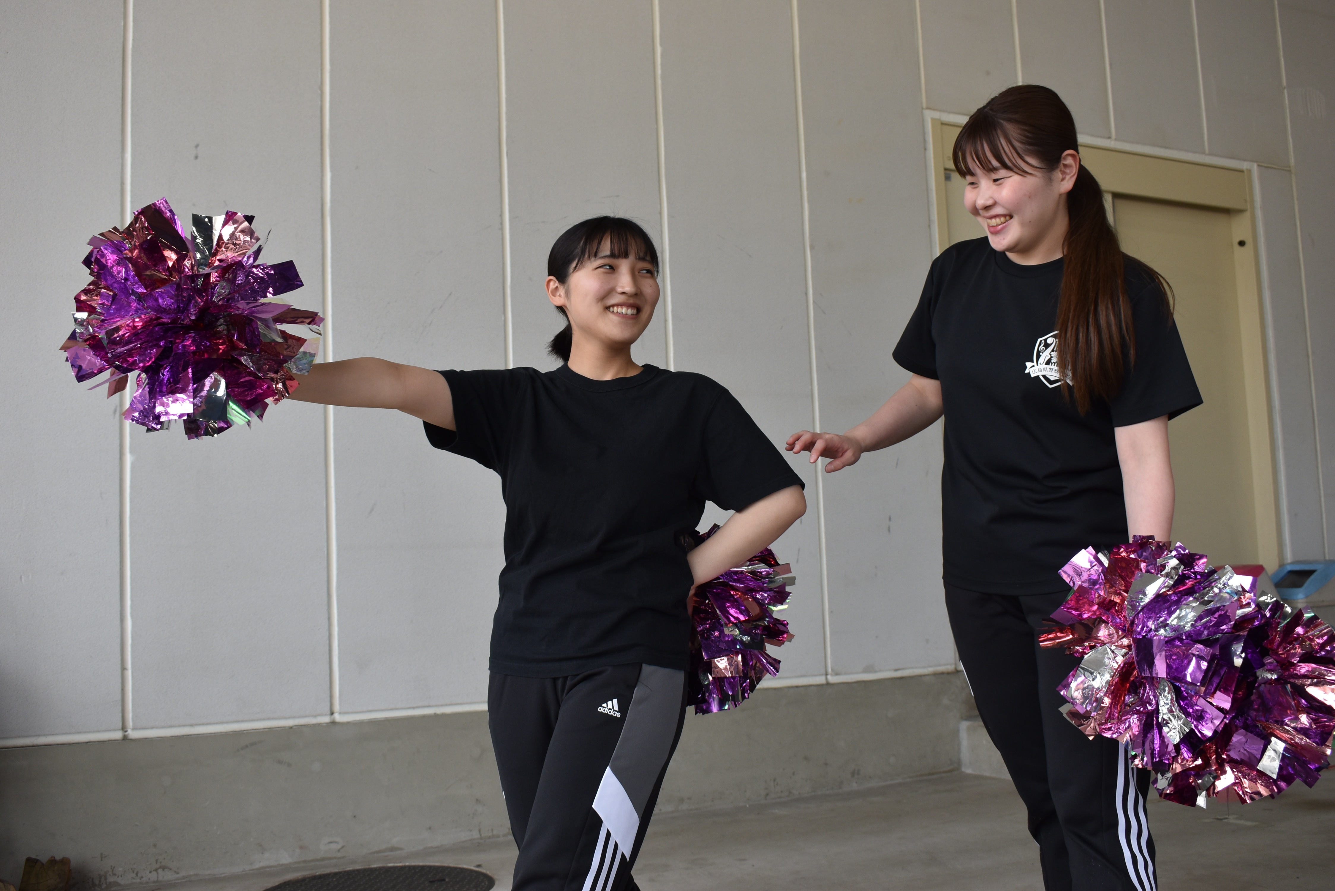 先輩から指導を受けるそよぴー