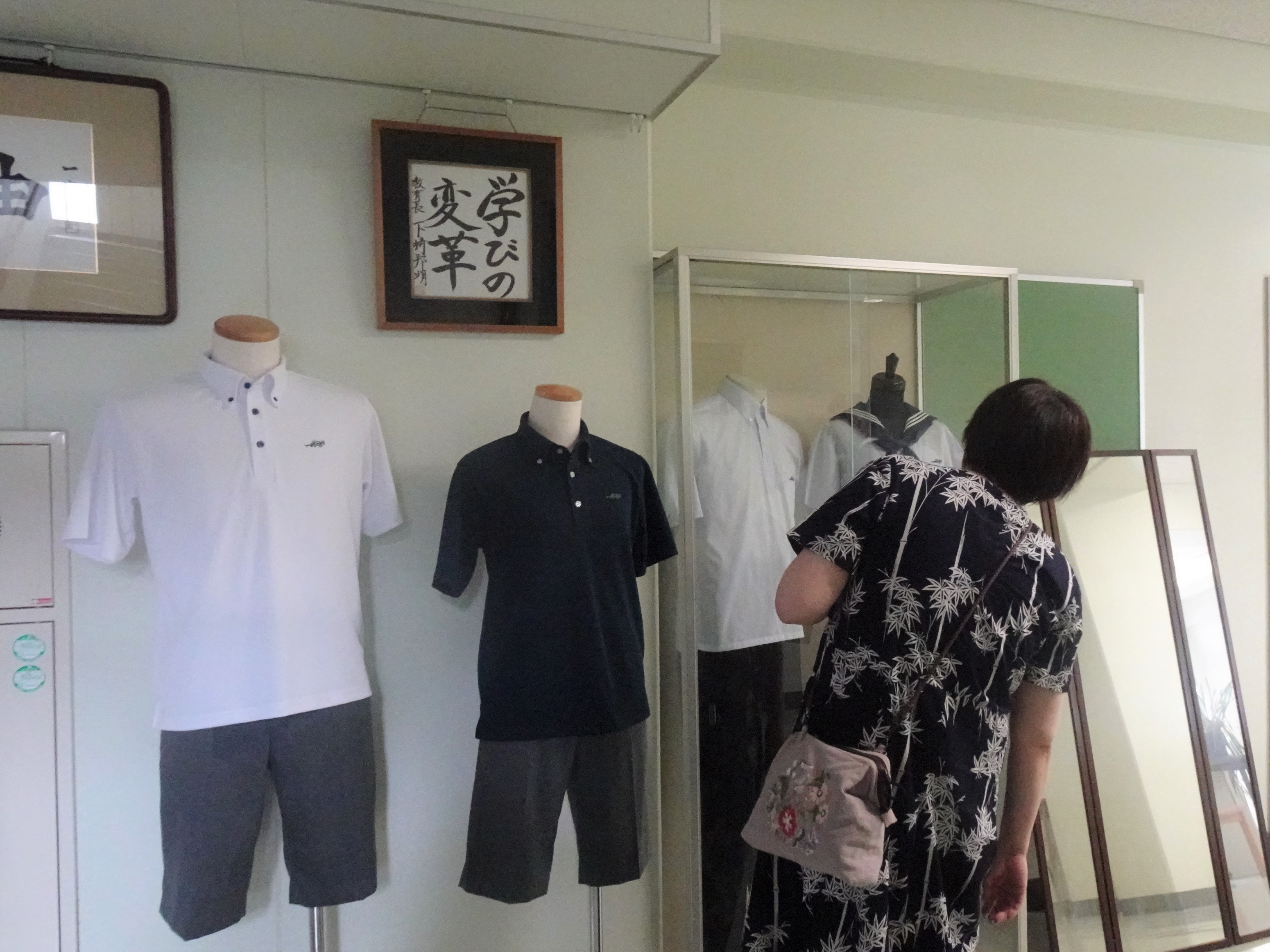 セーラー服のイメージが強いですが、この夏から盛夏服が導入されています