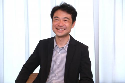 人事担当の岡田宏隆専務