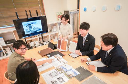 社内の協議の様子