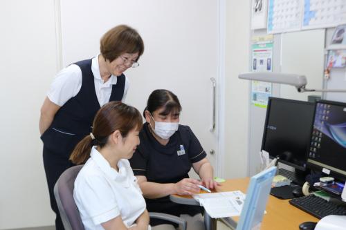 リスキリングに取り組む従業員を周囲も応援