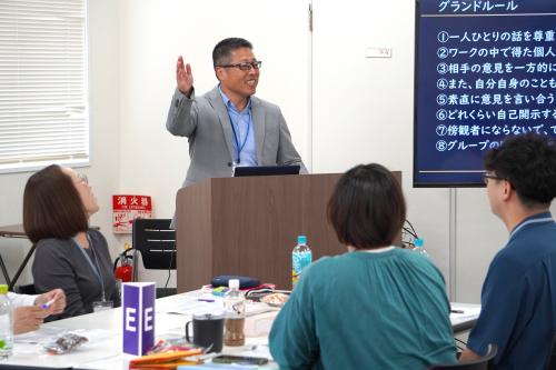 ワークショップを開催する祝さん