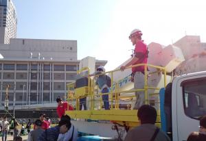 橋梁点検車の試乗体験