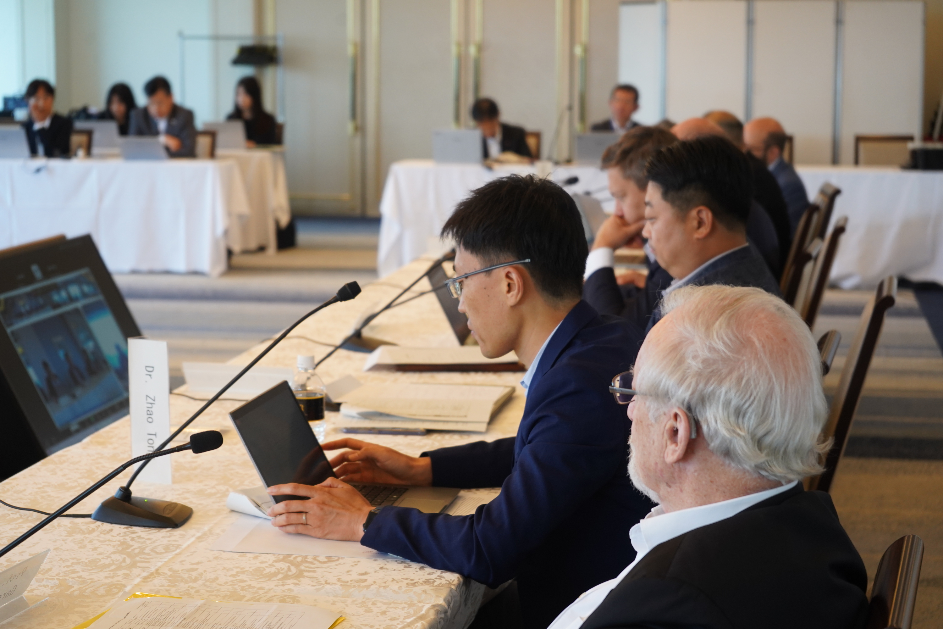 ひろしまラウンドテーブル 2025 議論の様子