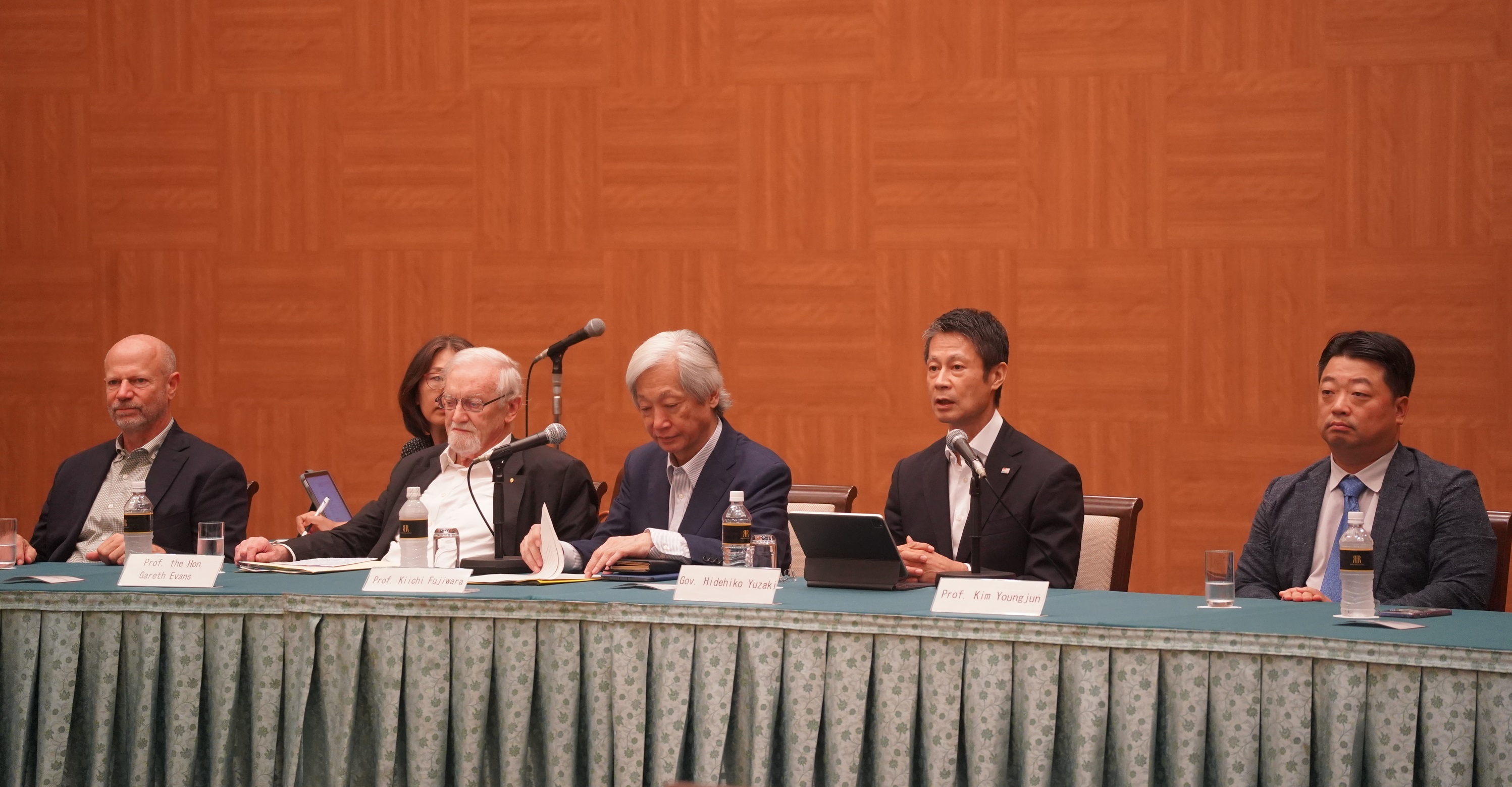 ひろしまラウンドテーブル 2025　記者会見の様子