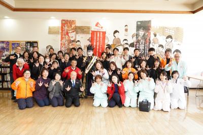 オタフクホールディングス　集合写真