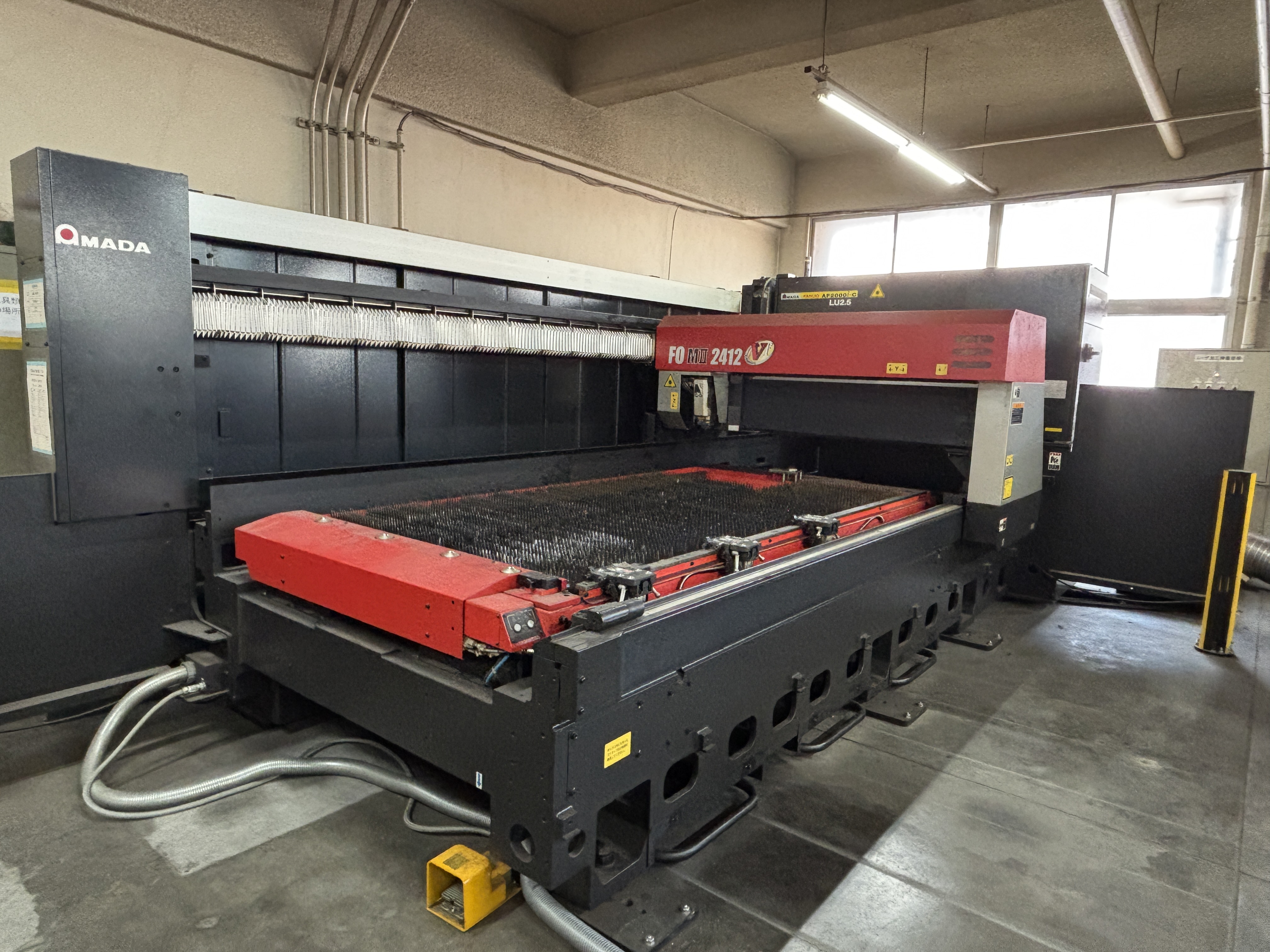 レーザー加工機