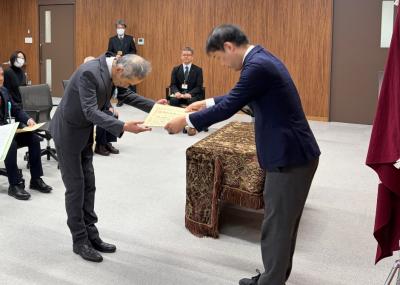 表彰式（佐島　弘晃氏）