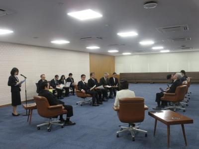 会派代表者との意見交換