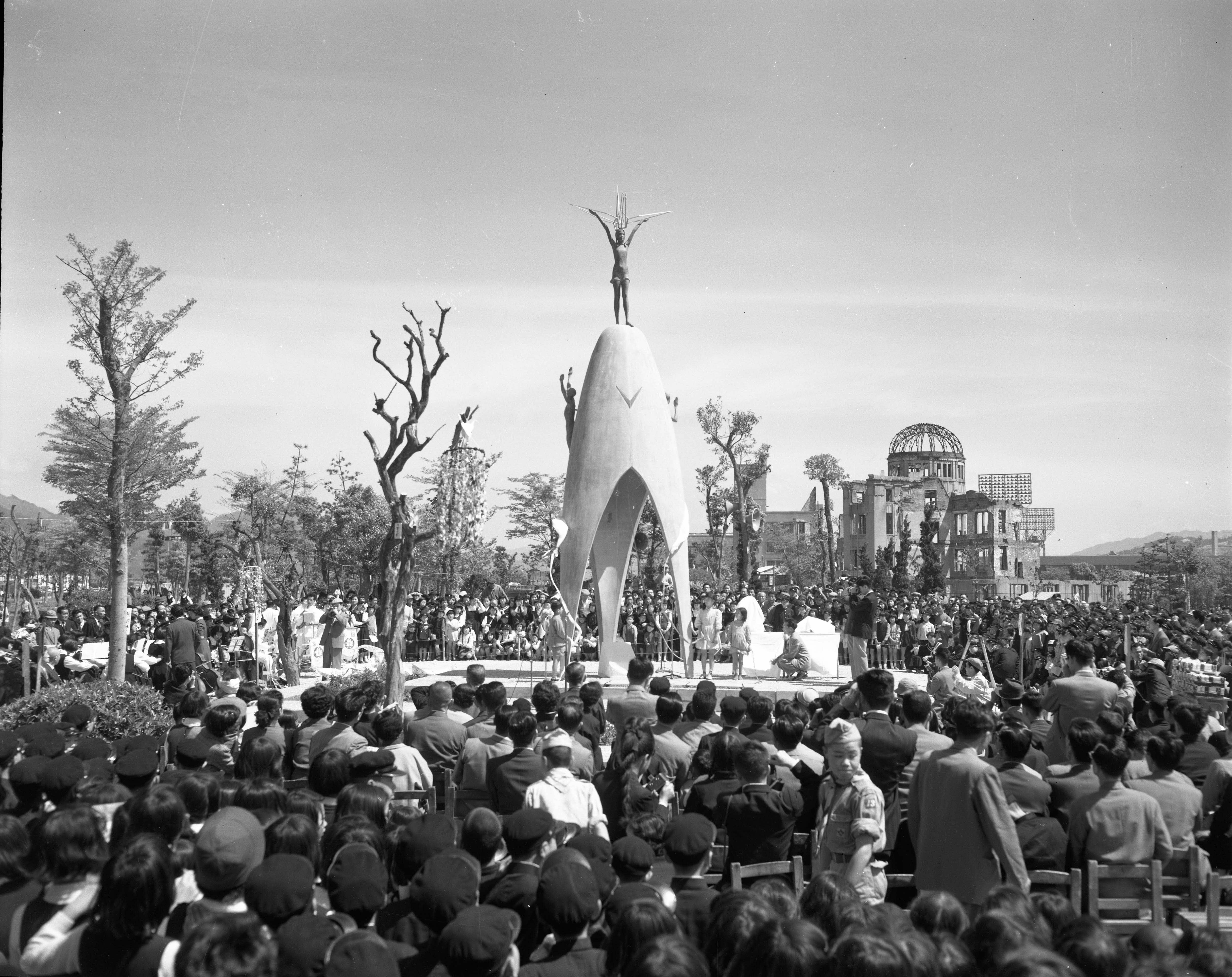 原爆の子の像　除幕式の画像
