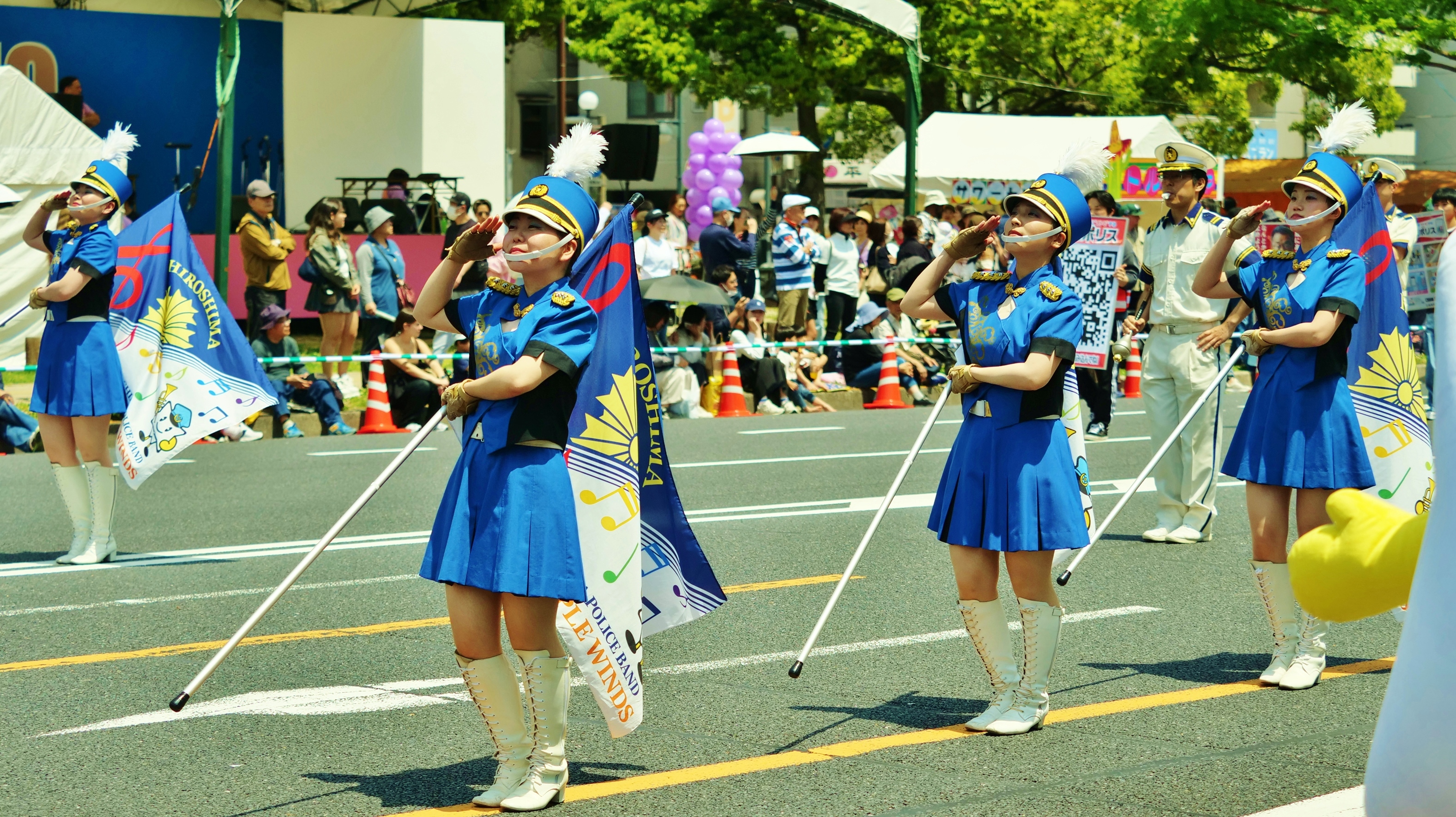 フラワー　敬礼！