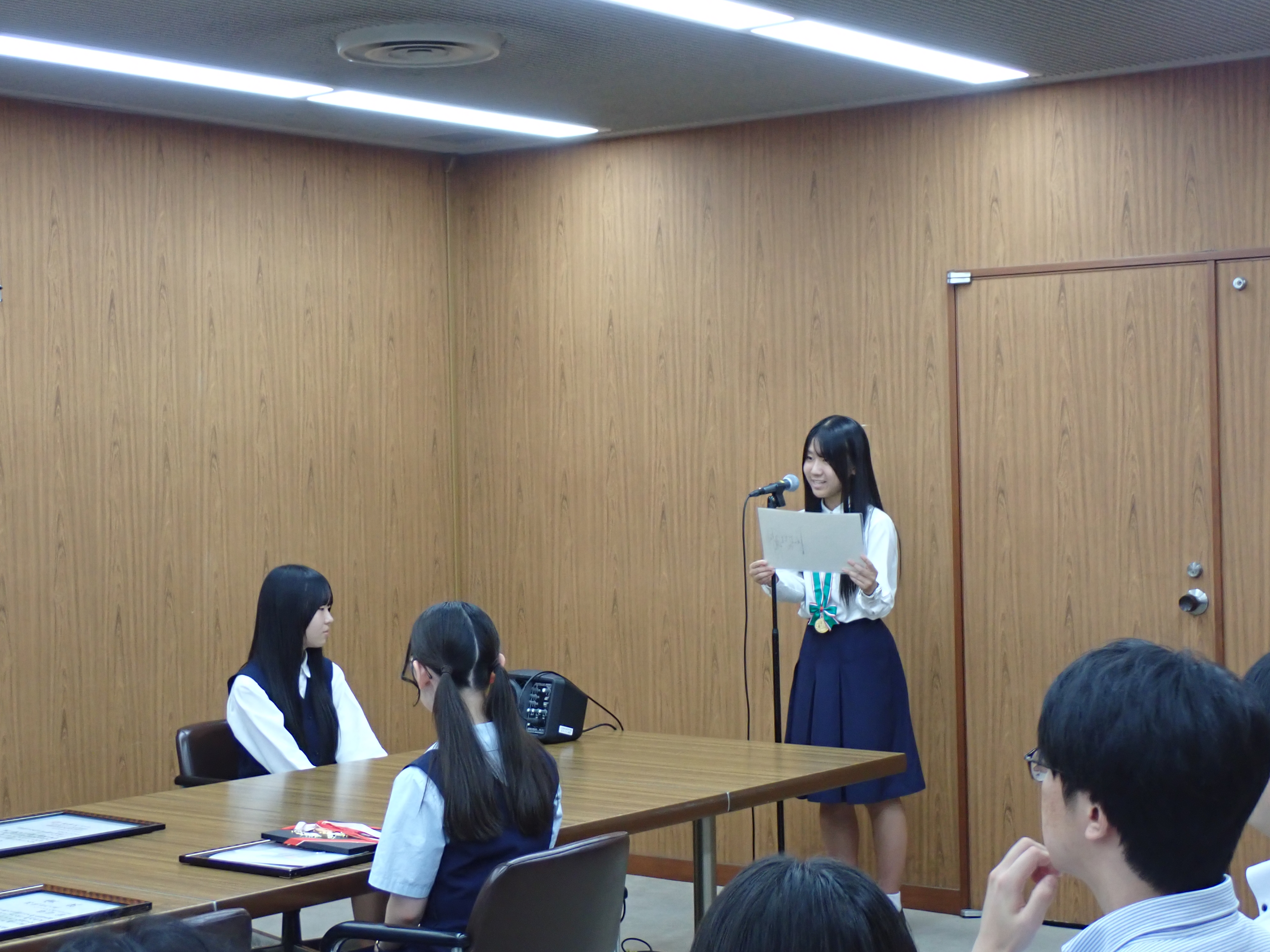 実演をする生徒２