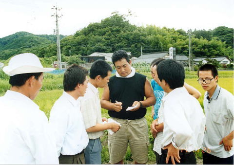 平成14年度農業研修生　現地研修の写真１