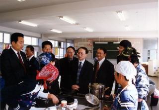 熊野第一小学校にて　校内及び授業見学の写真１