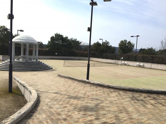 テニスコートの代表写真