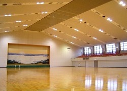 アリーナ内部全景の写真