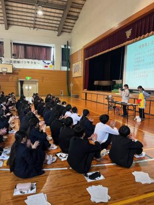 横路中学校