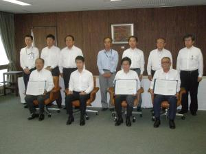 協定締結式の様子